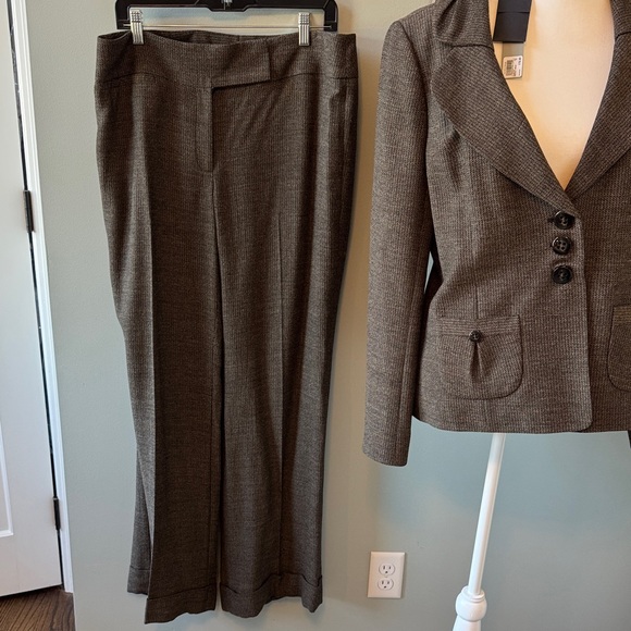 Classiques Entier Textured Brown Blazer and pants size 14 - Picture 4 of 16
